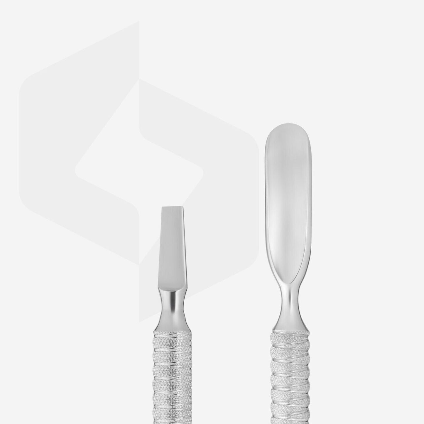 30 TYPE 5 Cuticle pusher EXPERT (rounded pusher and broad blade)