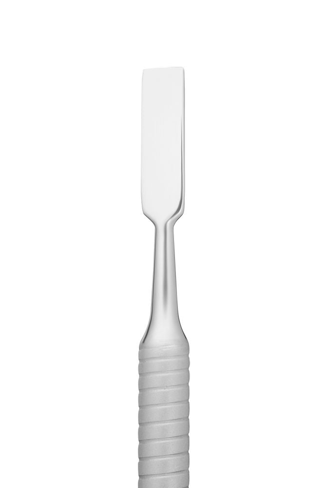 Manicure pusher BEAUTY & CARE 30 TYPE 2 (rounded narrow pusher and straight blade)