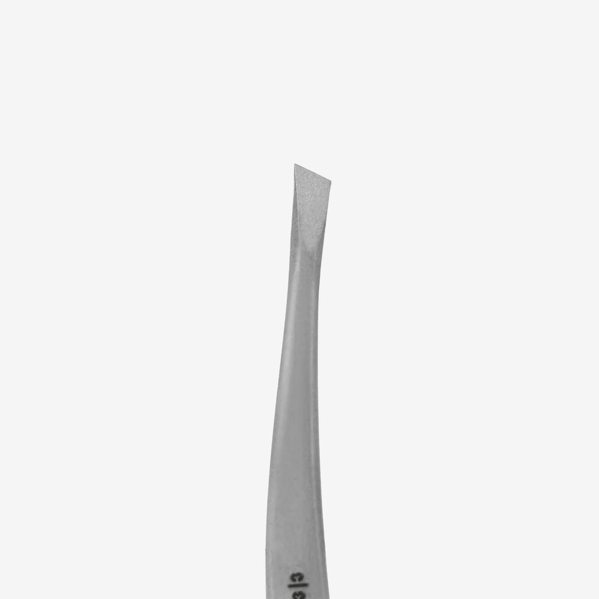 Eyebrow tweezers CLASSIC 13 TYPE 3 (wide beveled)